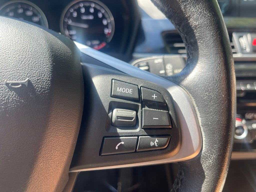 Used 2018  BMW xDrive28i image 18