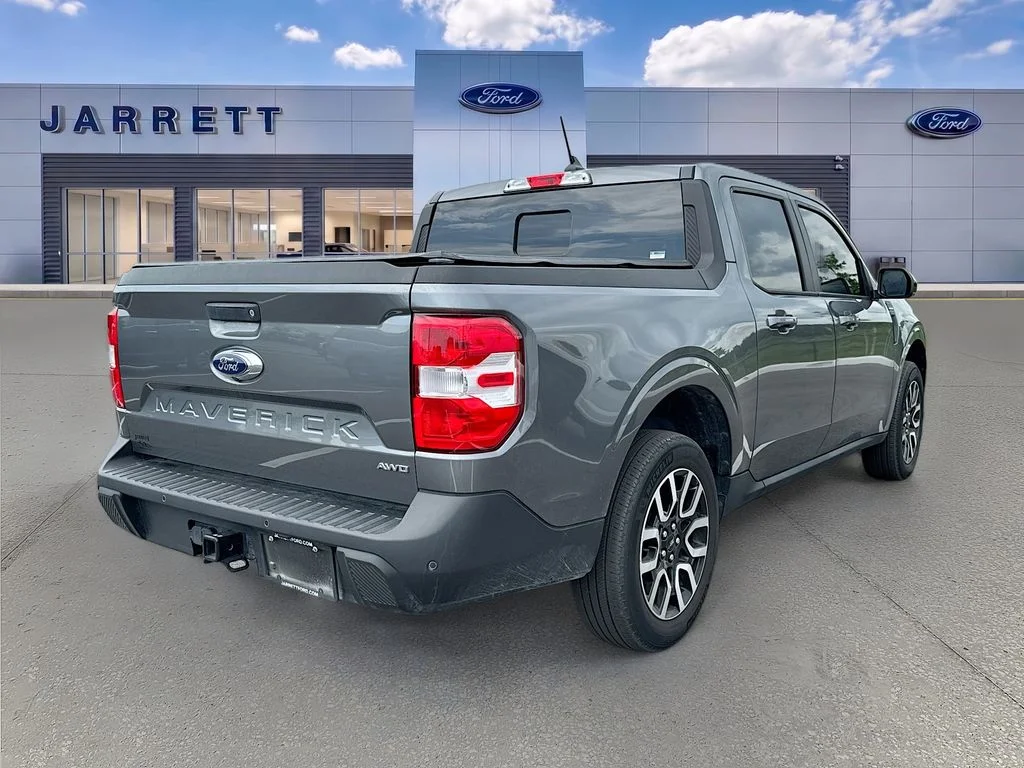 Used 2024 Gray Ford Lariat image 4