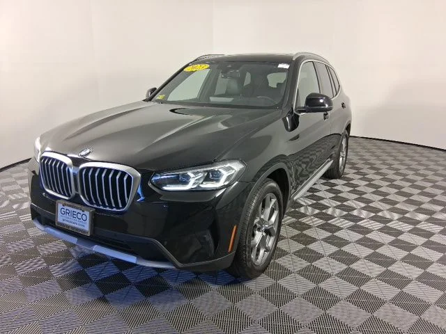 Used 2023 Black BMW xDrive30i image 3
