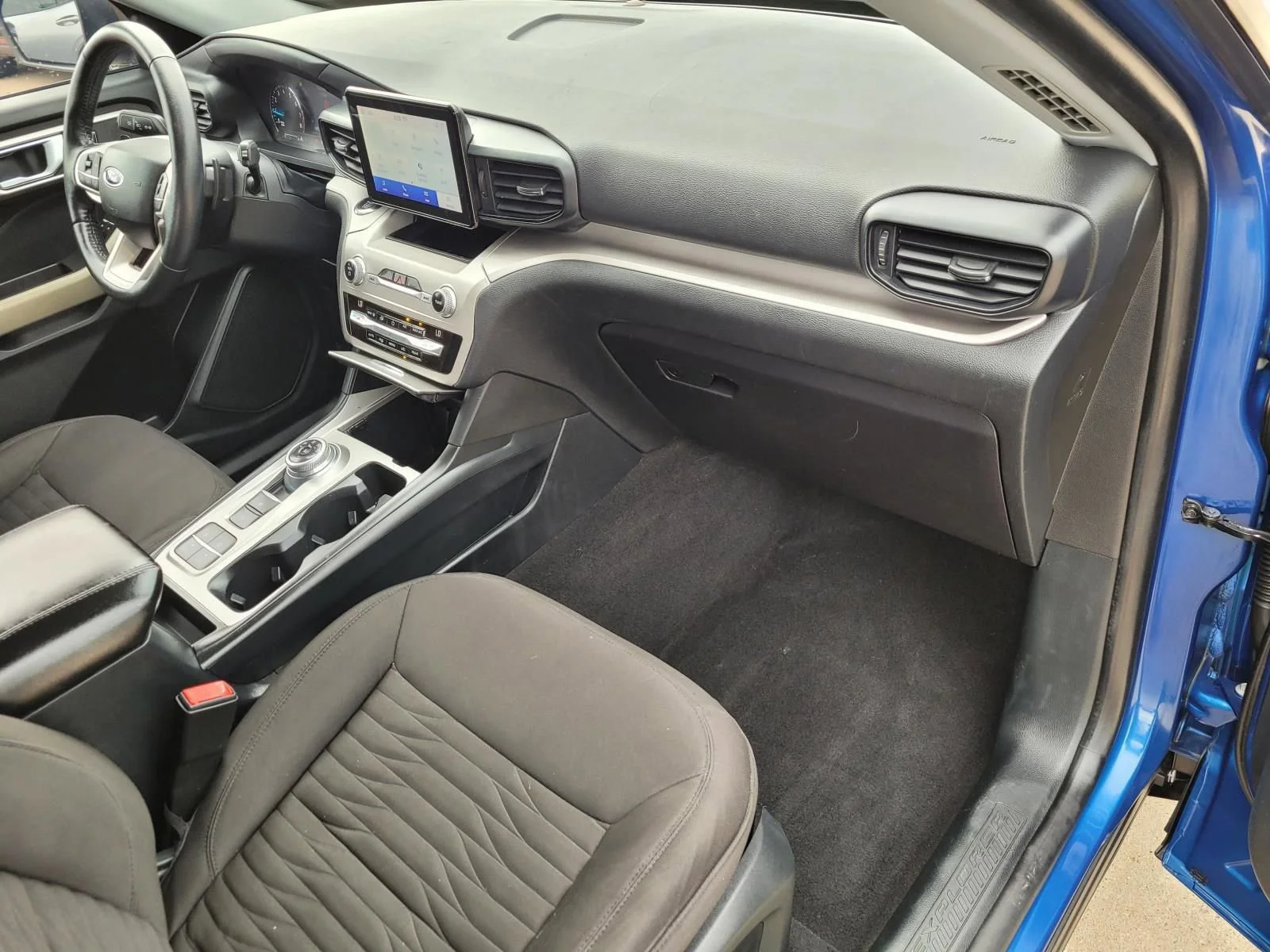 Used 2020 Blue Ford XLT image 9