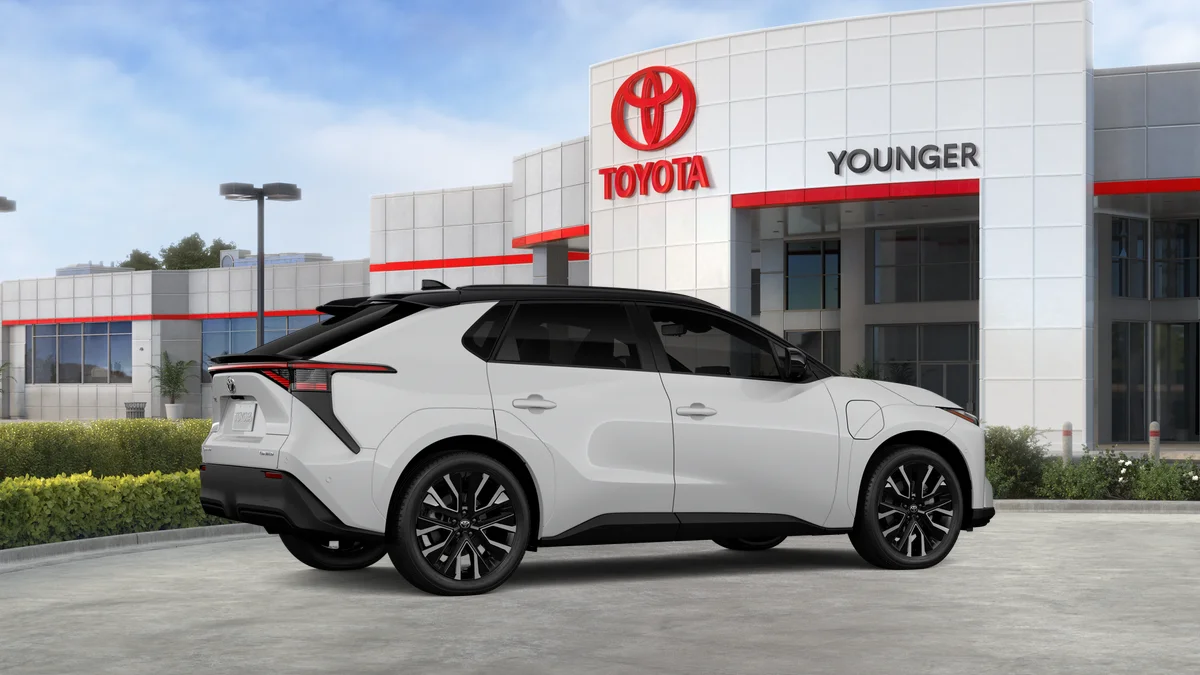 New 2026 Wind Chill Pearl with Midnight Black Metallic roof Toyota Limited image 12