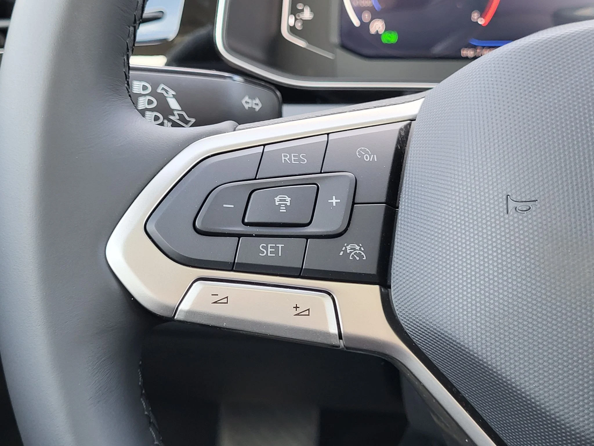New 2026 Platinum Gray Metallic Volkswagen 1.5T SEL image 13