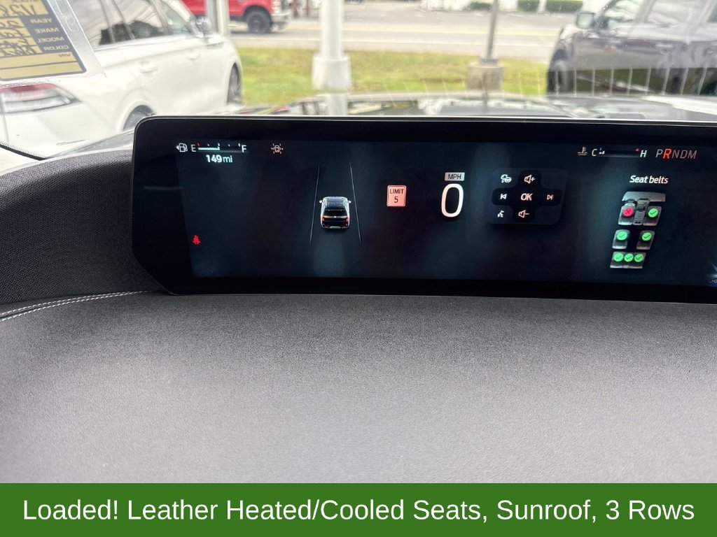 Used 2025 Black Ford Platinum image 31