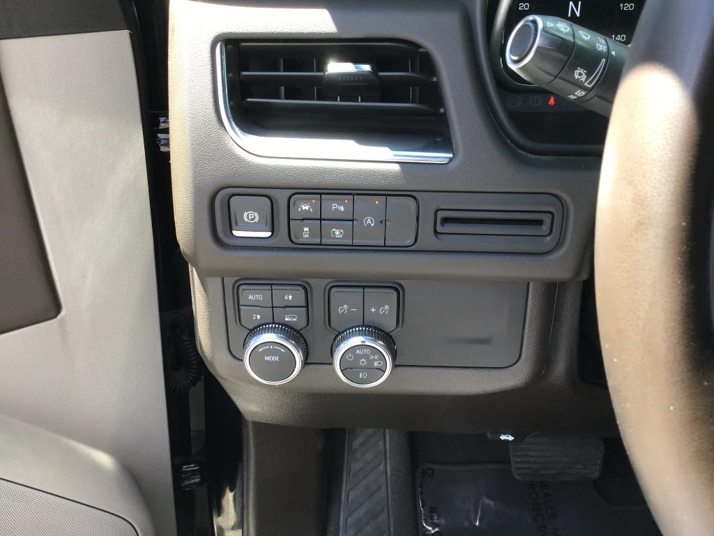 Used 2024 Onyx Black GMC SLT image 15