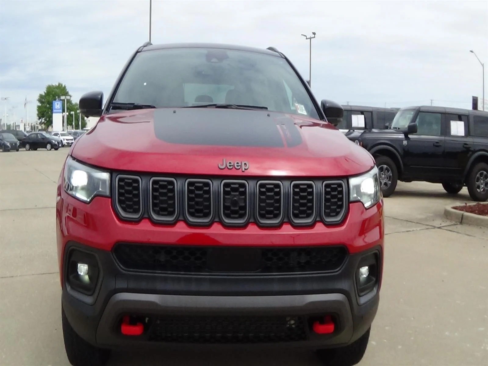 Certified Used 2024 Red Hot Pearl Coat (pr6) Jeep Trailhawk image 3