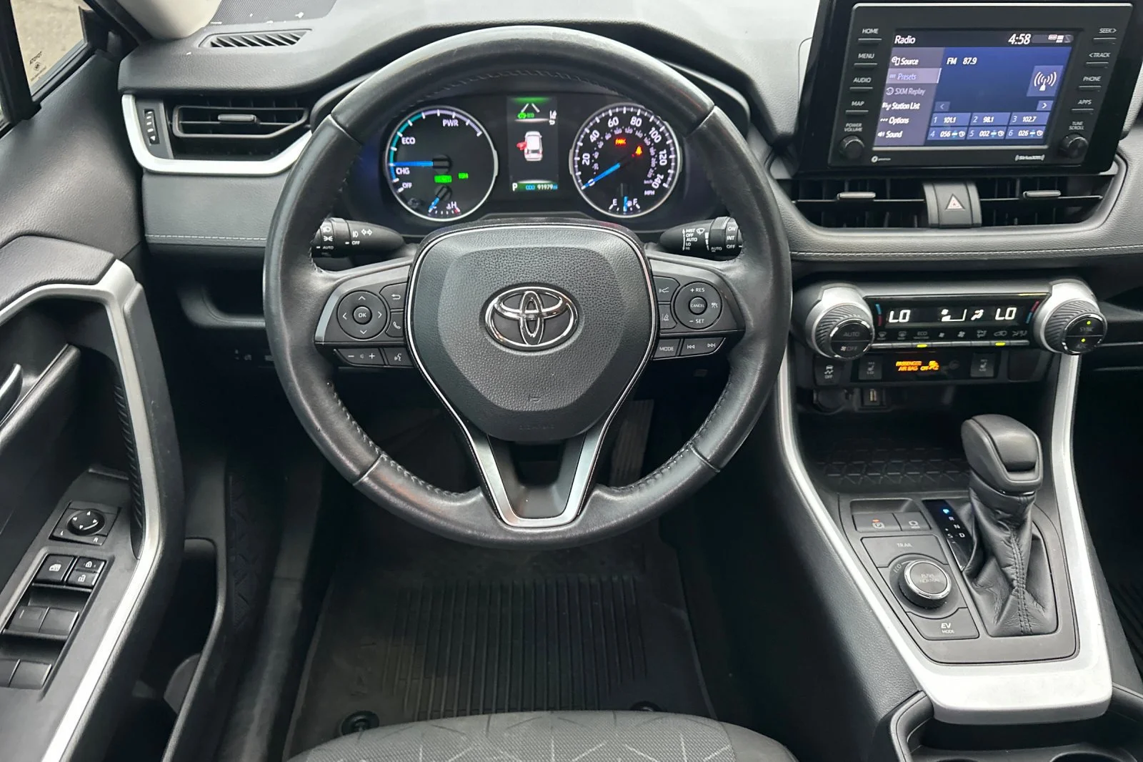 Used 2021  Toyota Hybrid XLE image 14