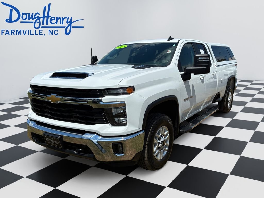 Used 2025 White Chevrolet LT image 1
