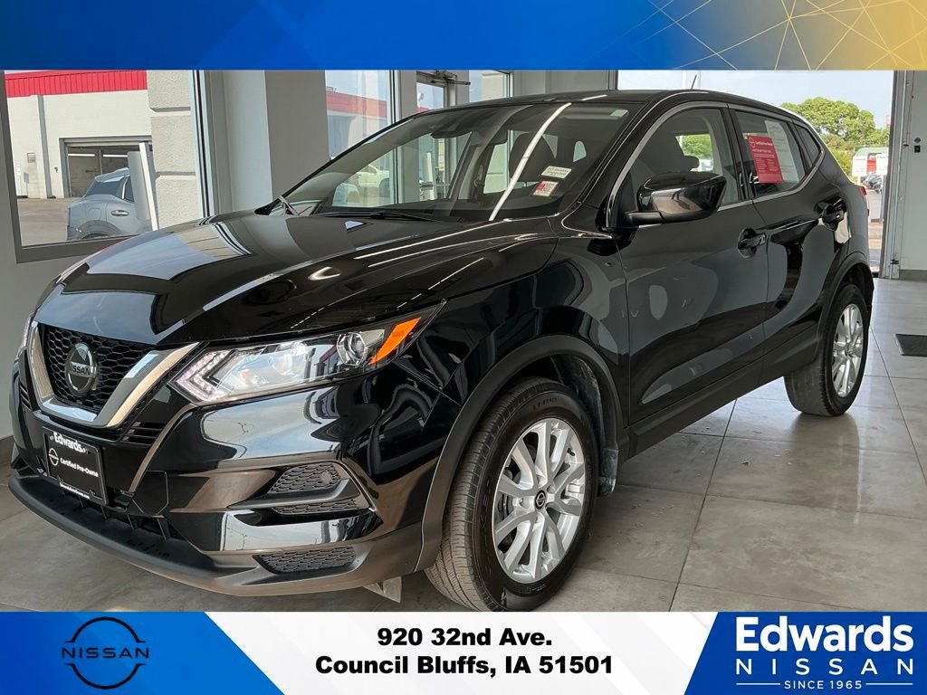 Used 2021 Black Nissan S image 4