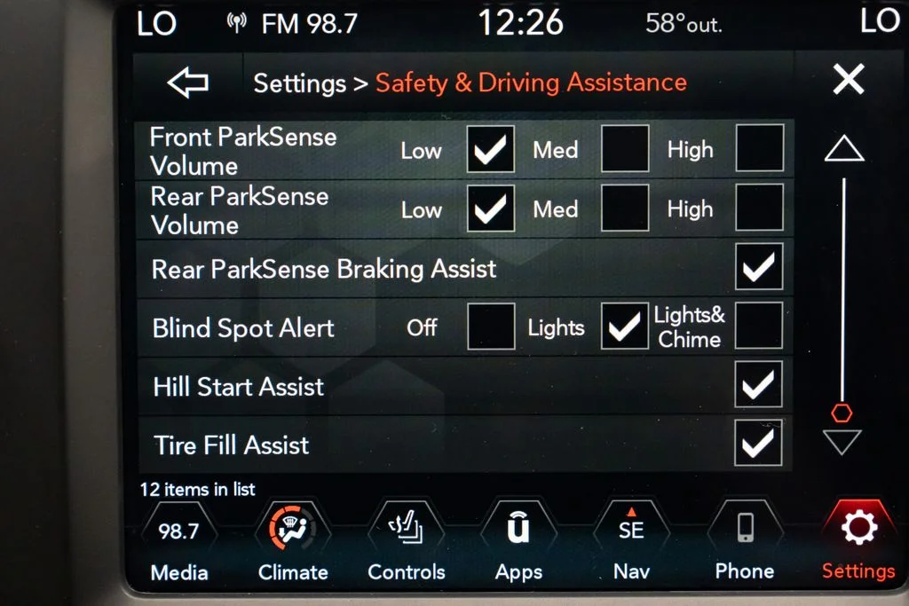 Used 2023 White Jeep Altitude image 20