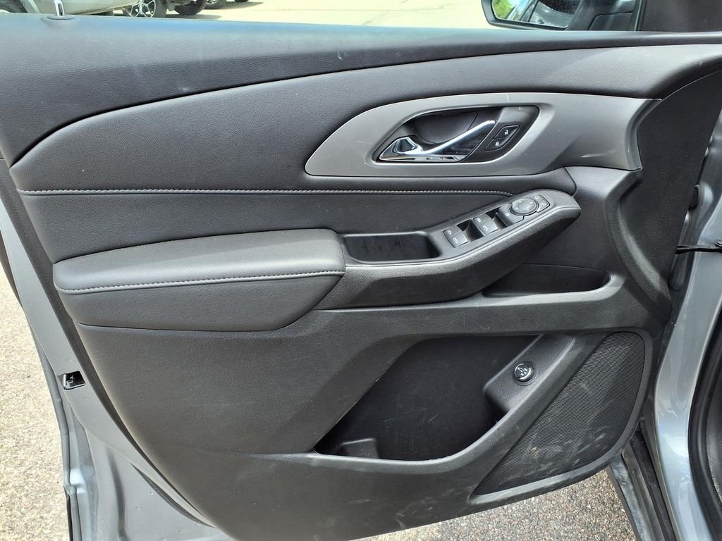Used 2023 Gray Chevrolet LT image 19