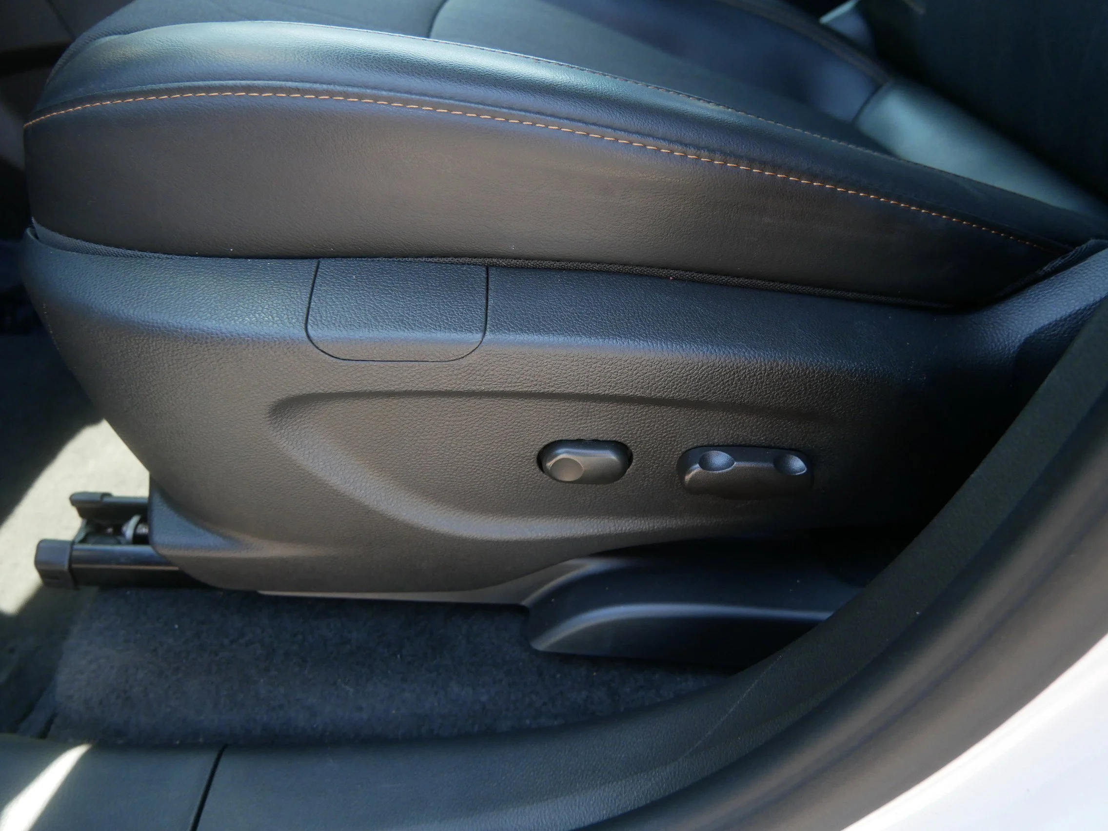 Used 2022 Summit White Chevrolet LT image 23