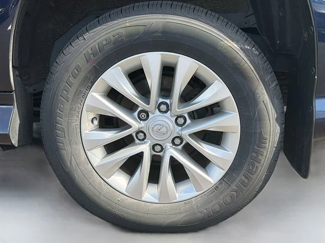 Used 2019  Lexus 460 image 30