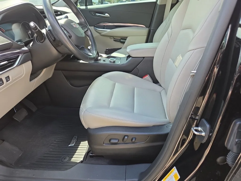 Used 2023 Black Cadillac Luxury image 10