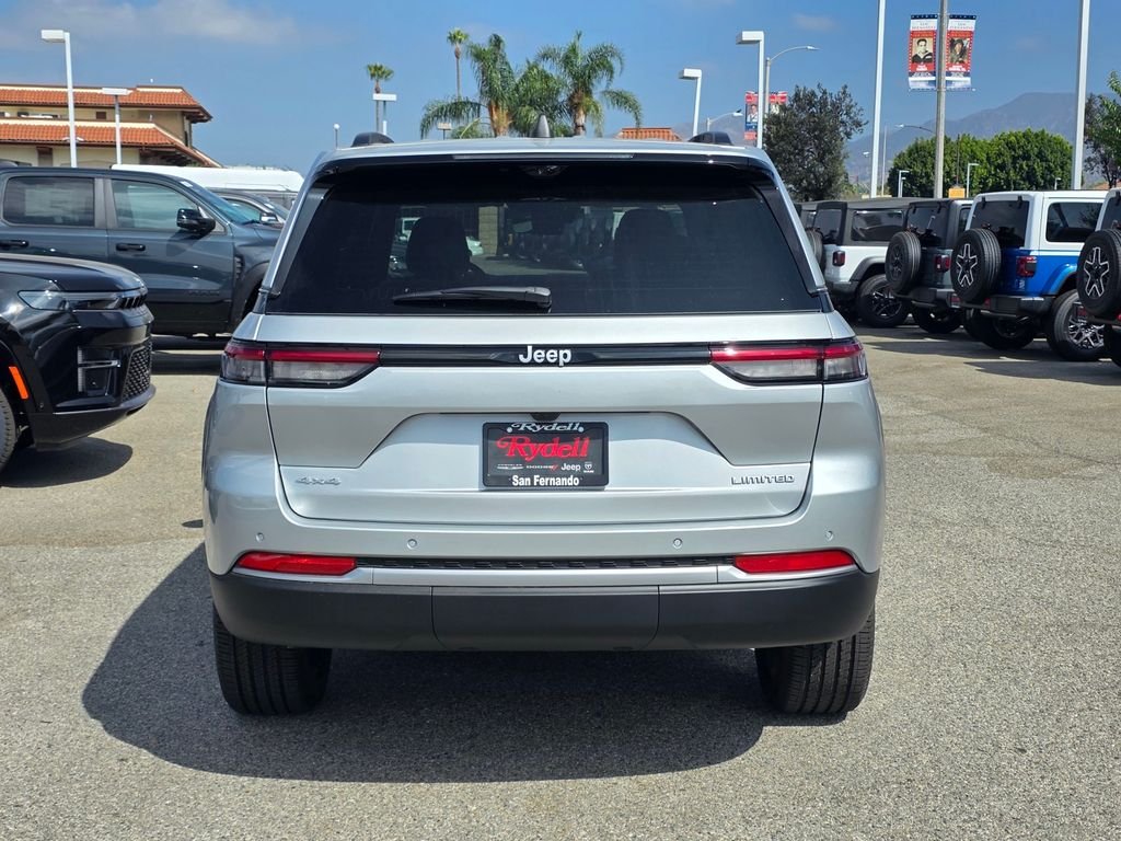 New 2026 Silver Zynith Exterior Paint Jeep Limited image 5