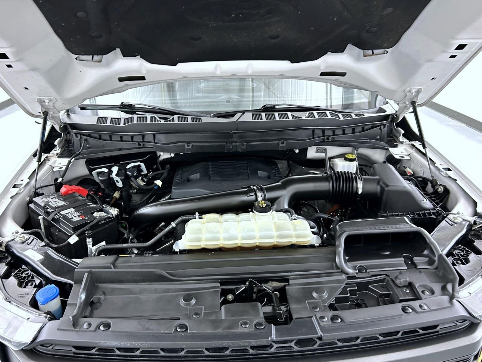 Used 2023 White Ford Tremor image 25