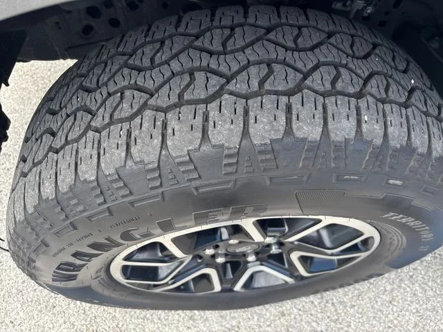 Used 2023 Gray Ford XLT image 27
