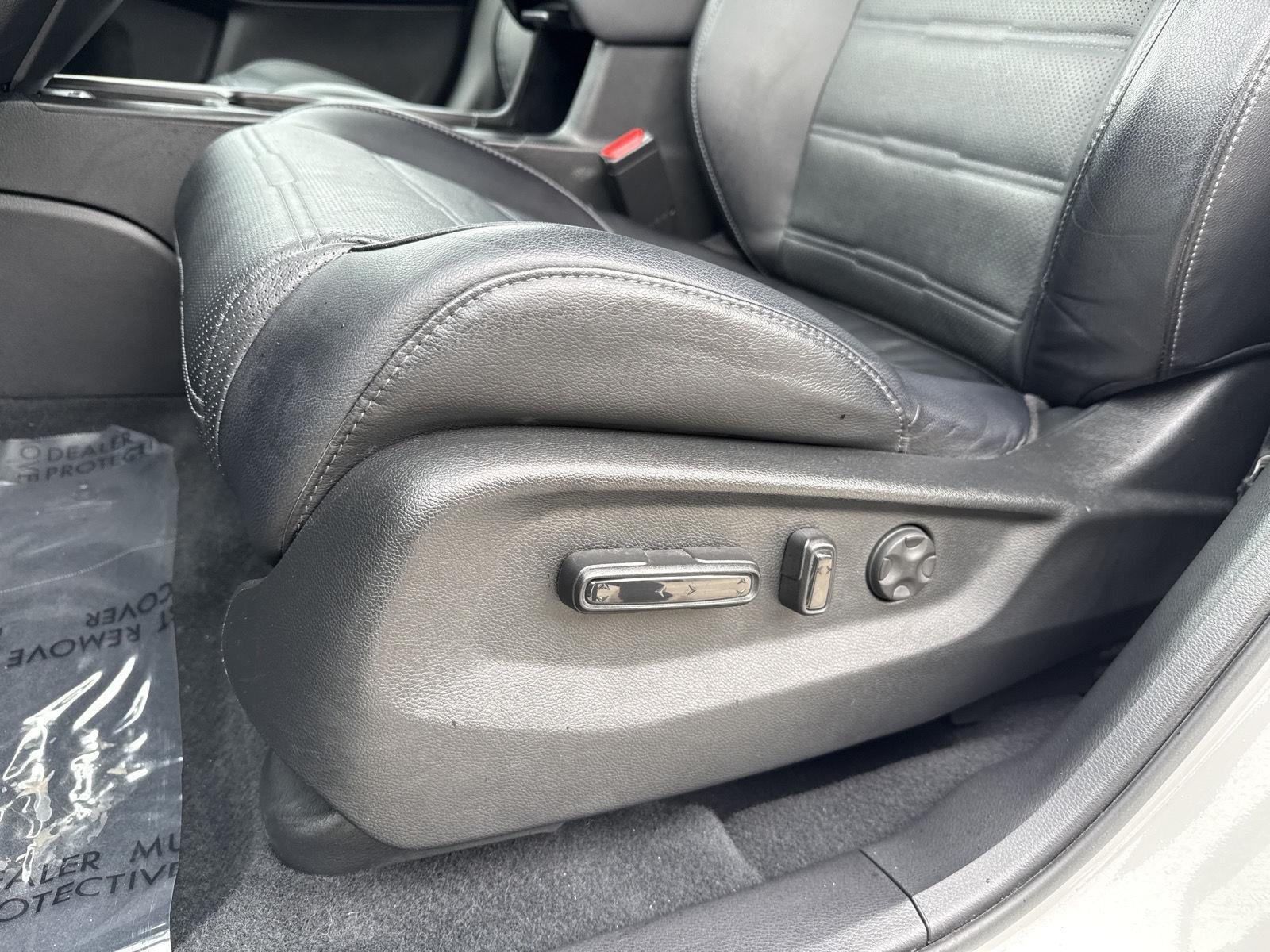 Used 2018 White Diamond Pearl Honda Touring image 18
