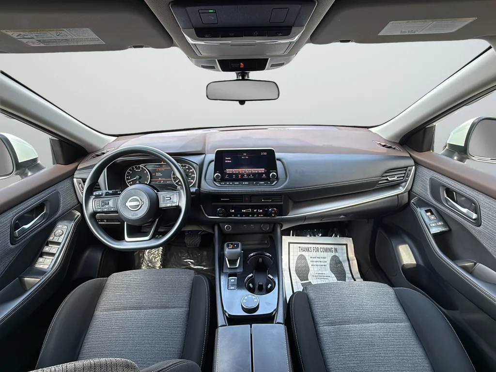 Used 2023 White Nissan SV image 9