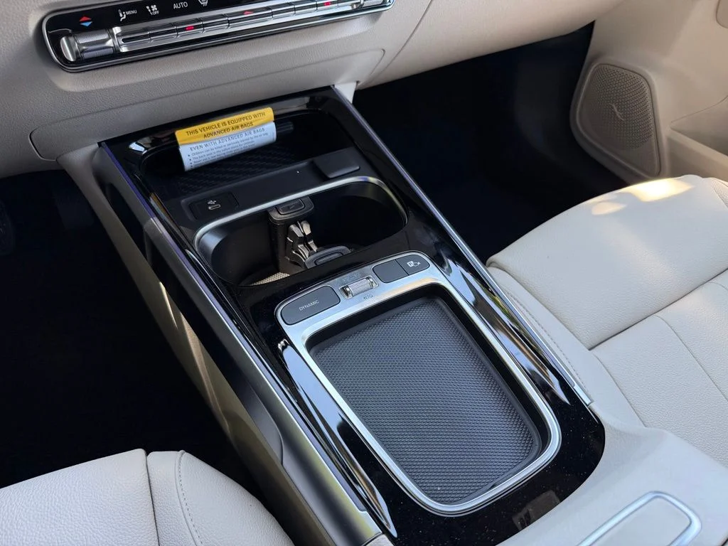New 2026 Black Mercedes-Benz GLB 250 image 21