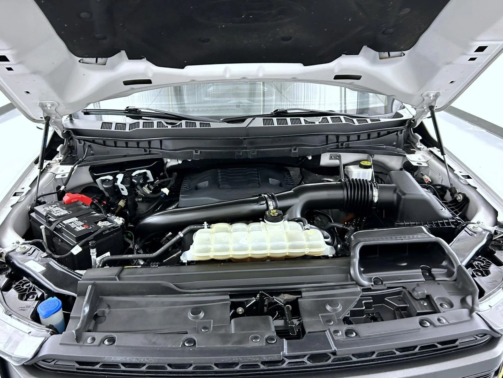 Used 2023 White Ford Tremor image 25
