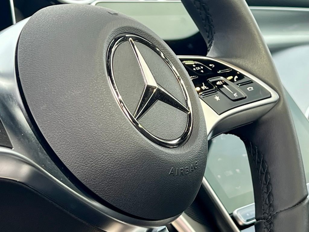 Certified Used 2026  Mercedes-Benz GLC 300 image 23