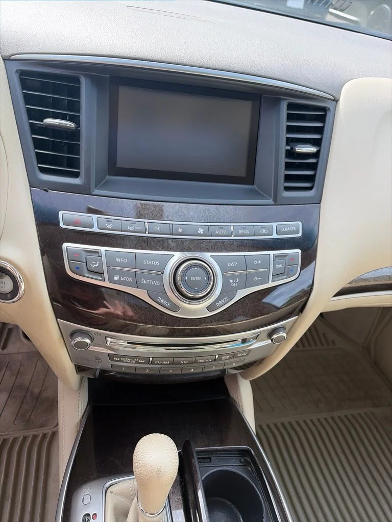 Used 2014 Black Obsidian INFINITI Base image 8