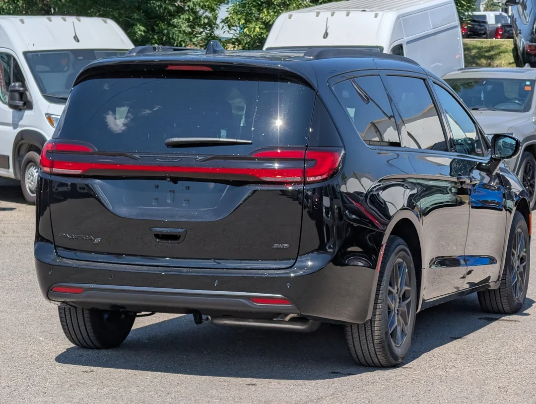 New 2027 Black Chrysler Select - - AWD - Customer Preferred Pkg 27L - Safety Sphere - Full Sunroof & More! image 8
