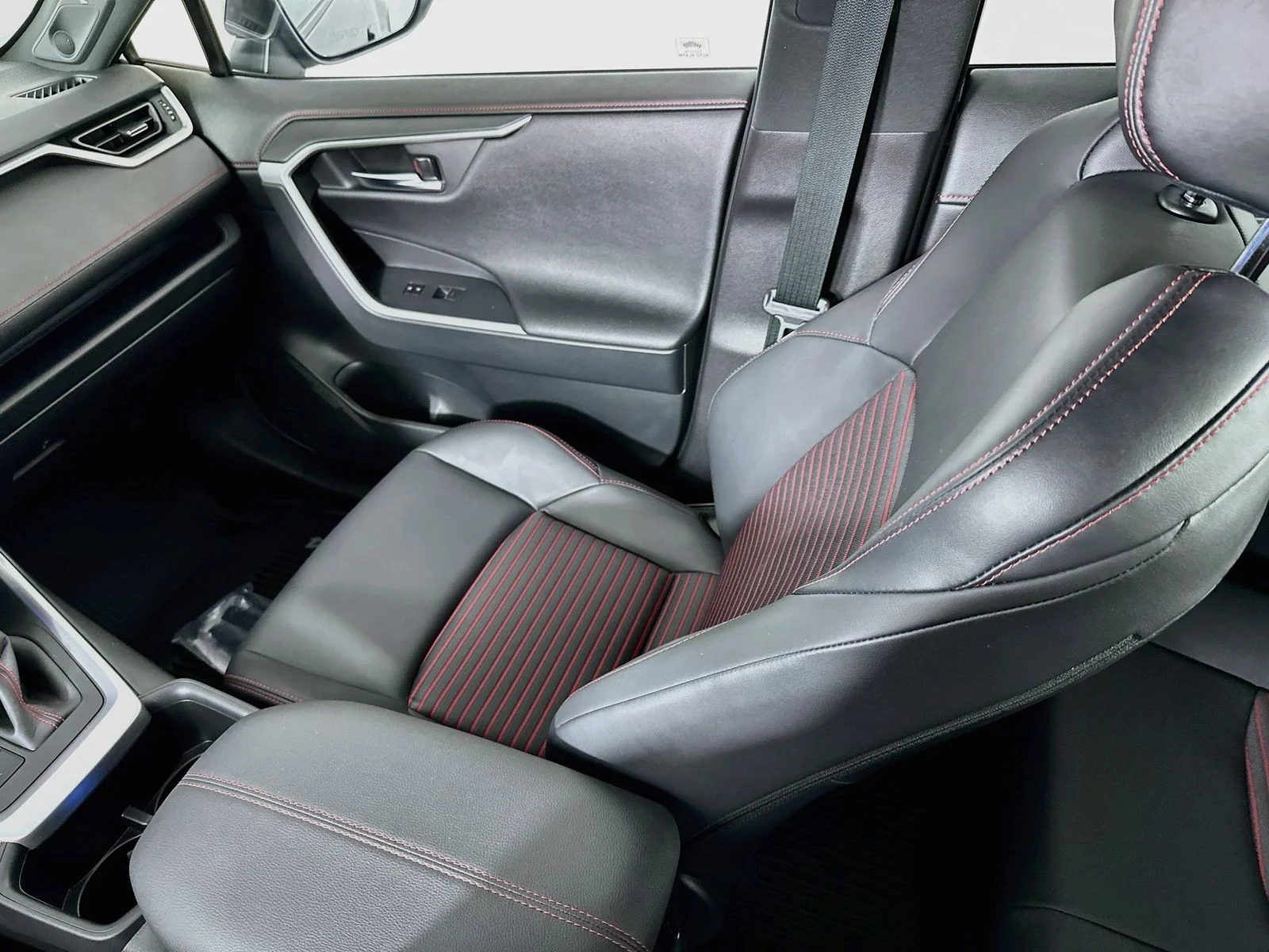 Used 2025 Midnight Black Metallic Toyota XSE image 25