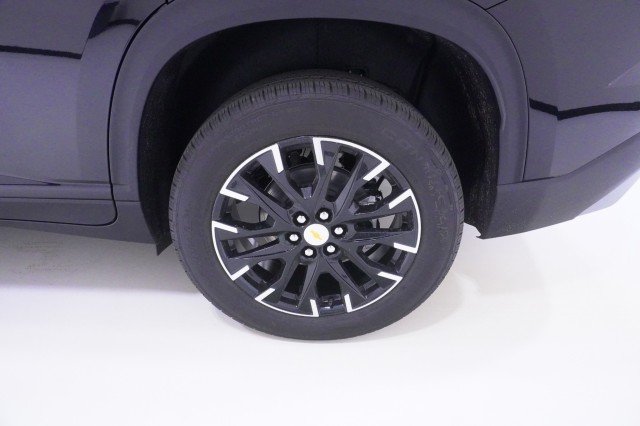 New 2026 Mosaic Black Metallic Chevrolet LT image 11