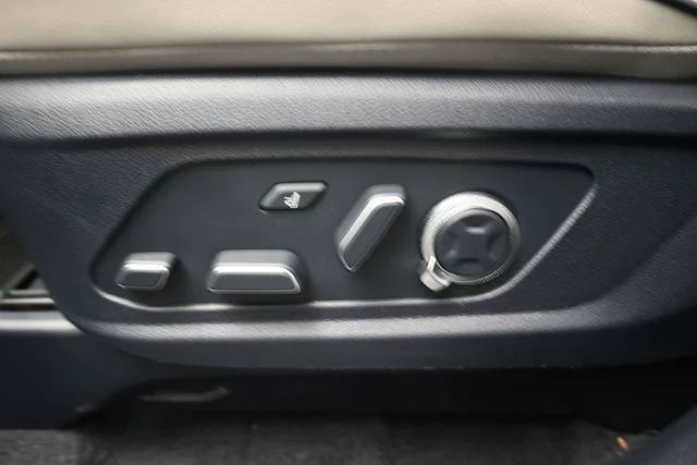 Certified Used 2025 Abyss Black Pearl Hyundai Calligraphy image 11