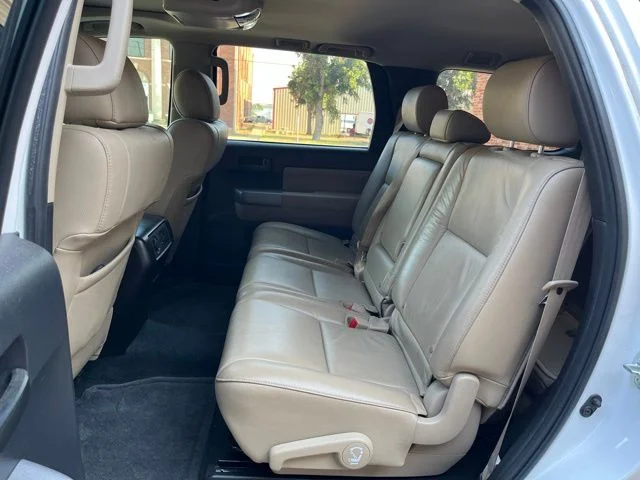 Used 2016 Super White Toyota SR5 image 16