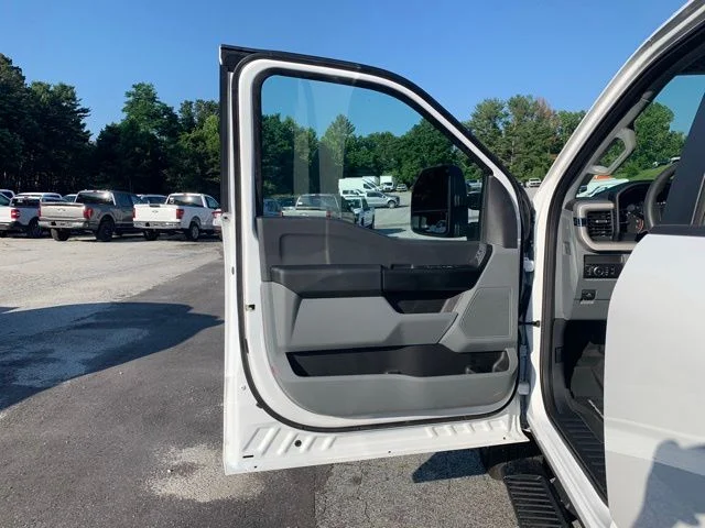 Used 2026 White Ford XL image 31