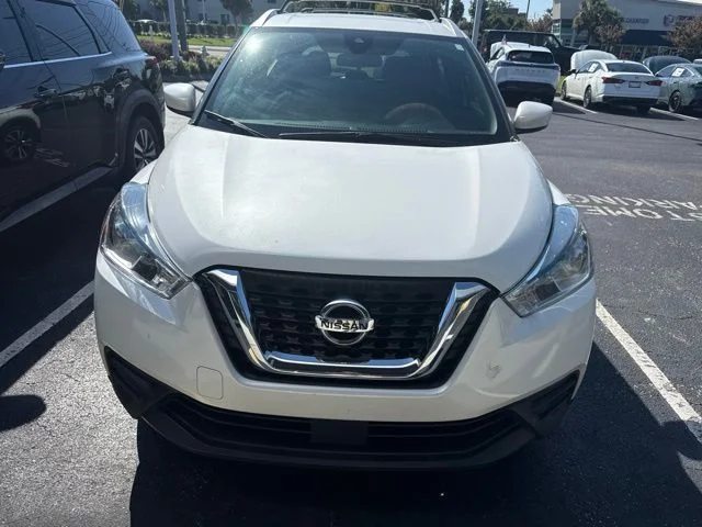 Used 2020 White Nissan SV image 5