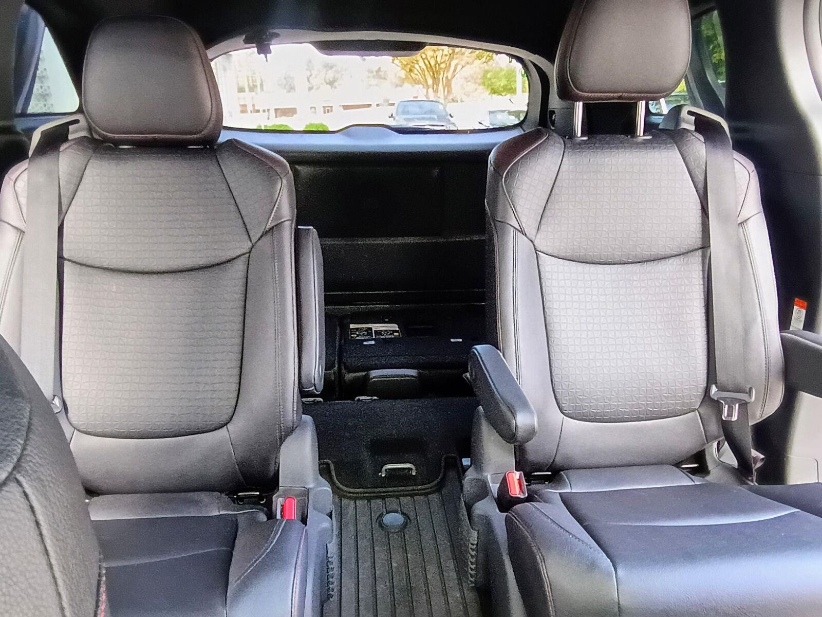 Used 2025 Cement Toyota XSE image 7
