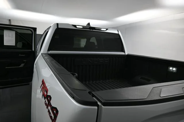 Used 2024  Toyota  image 9