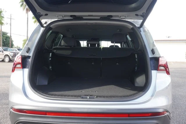 Used 2023  Hyundai SEL image 9
