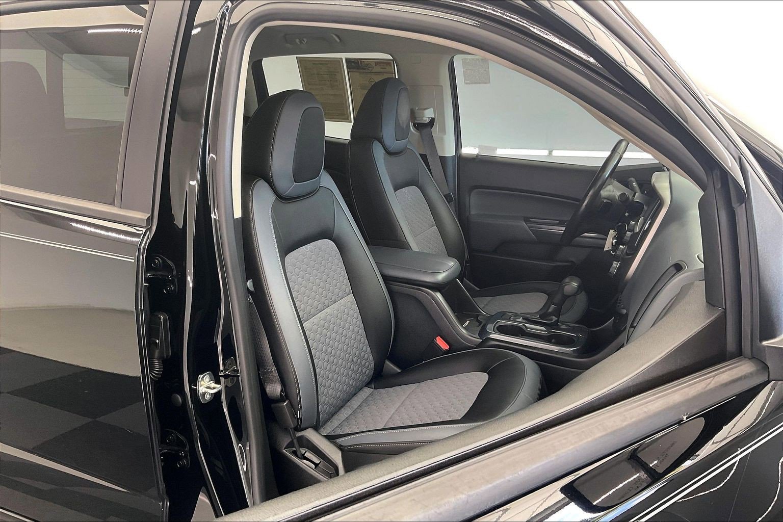 Used 2019 Black Chevrolet 2WD Z71 image 6