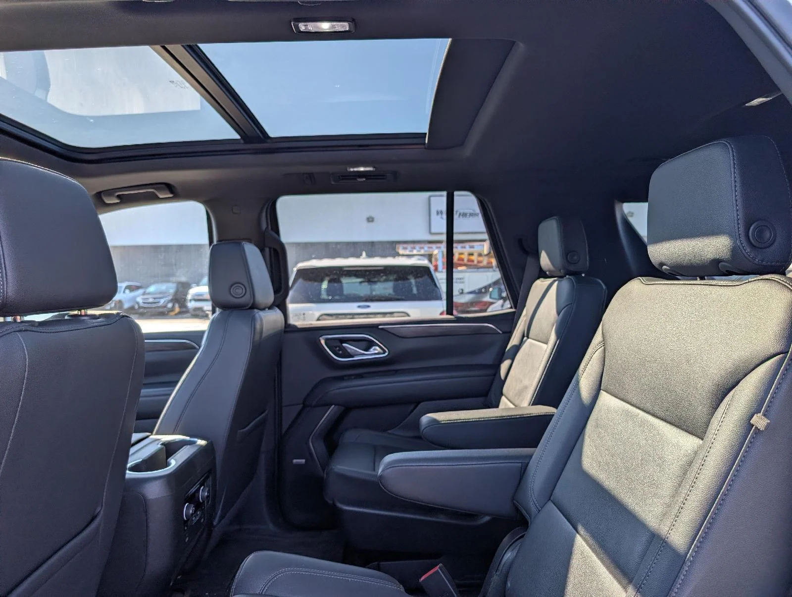 Used 2022 SUMMIT WHITE Chevrolet Z71 image 10