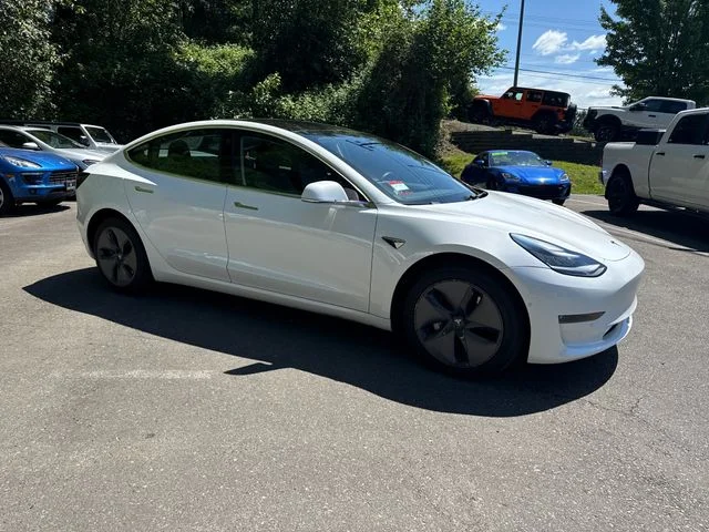 2019 Tesla Model 3 Standard Range Plus's photo