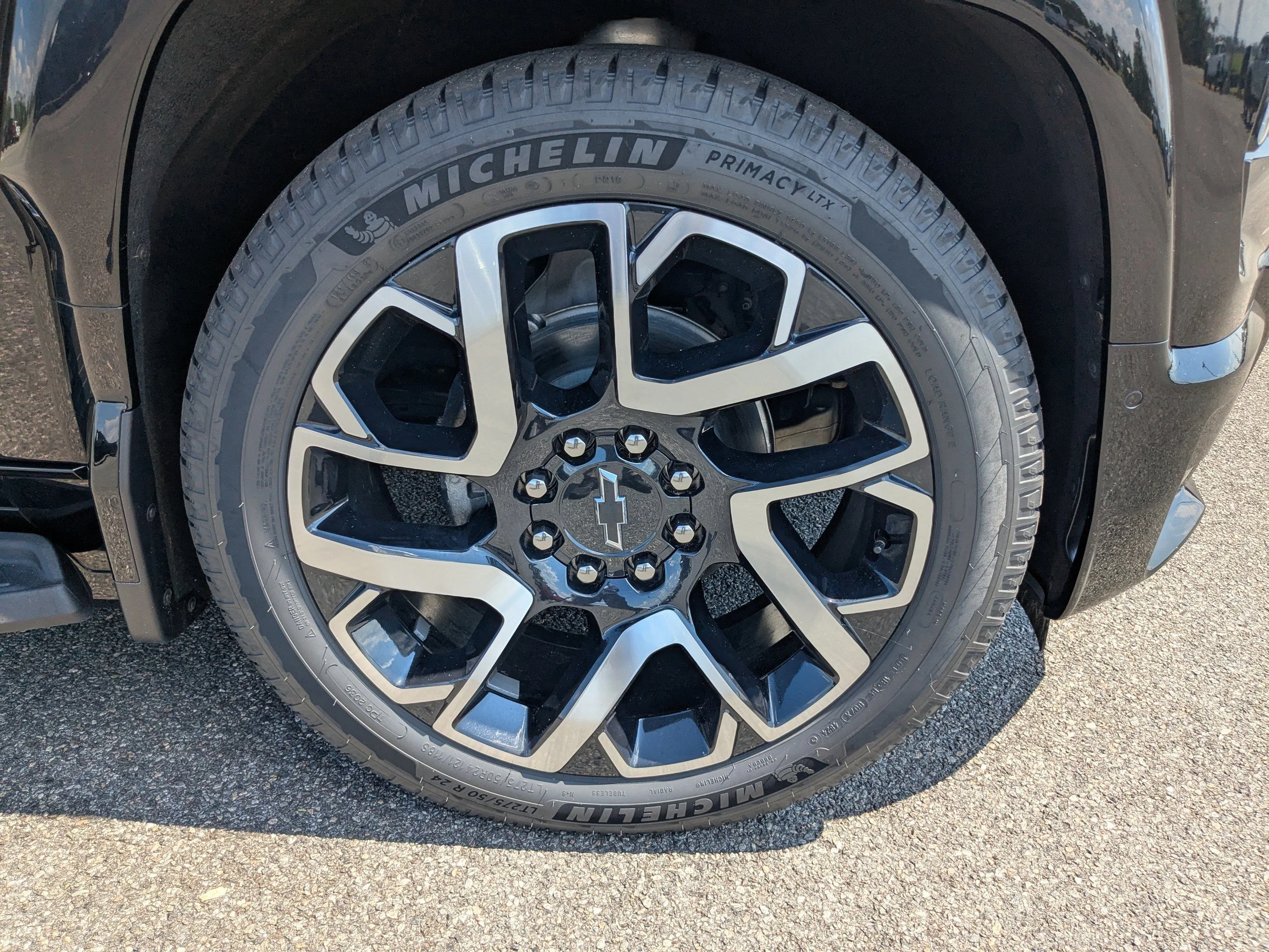 2025 Chevrolet Silverado EV RST - Photo 11