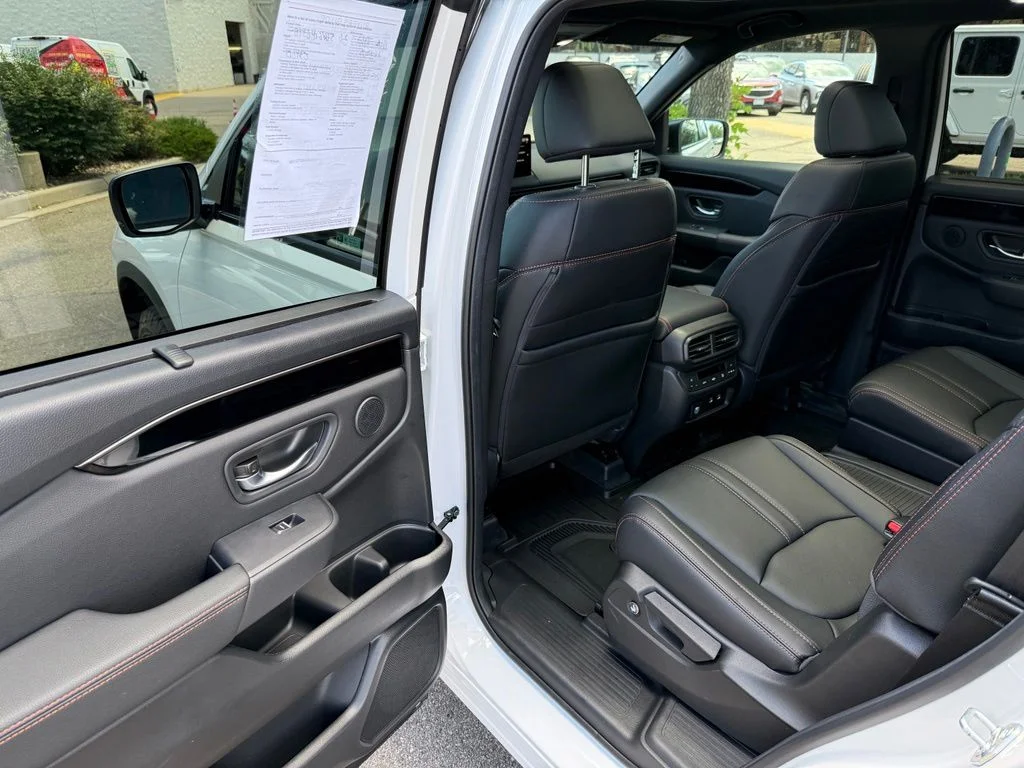 Certified Used 2026 Solar Silver Metallic Honda TrailSport image 16