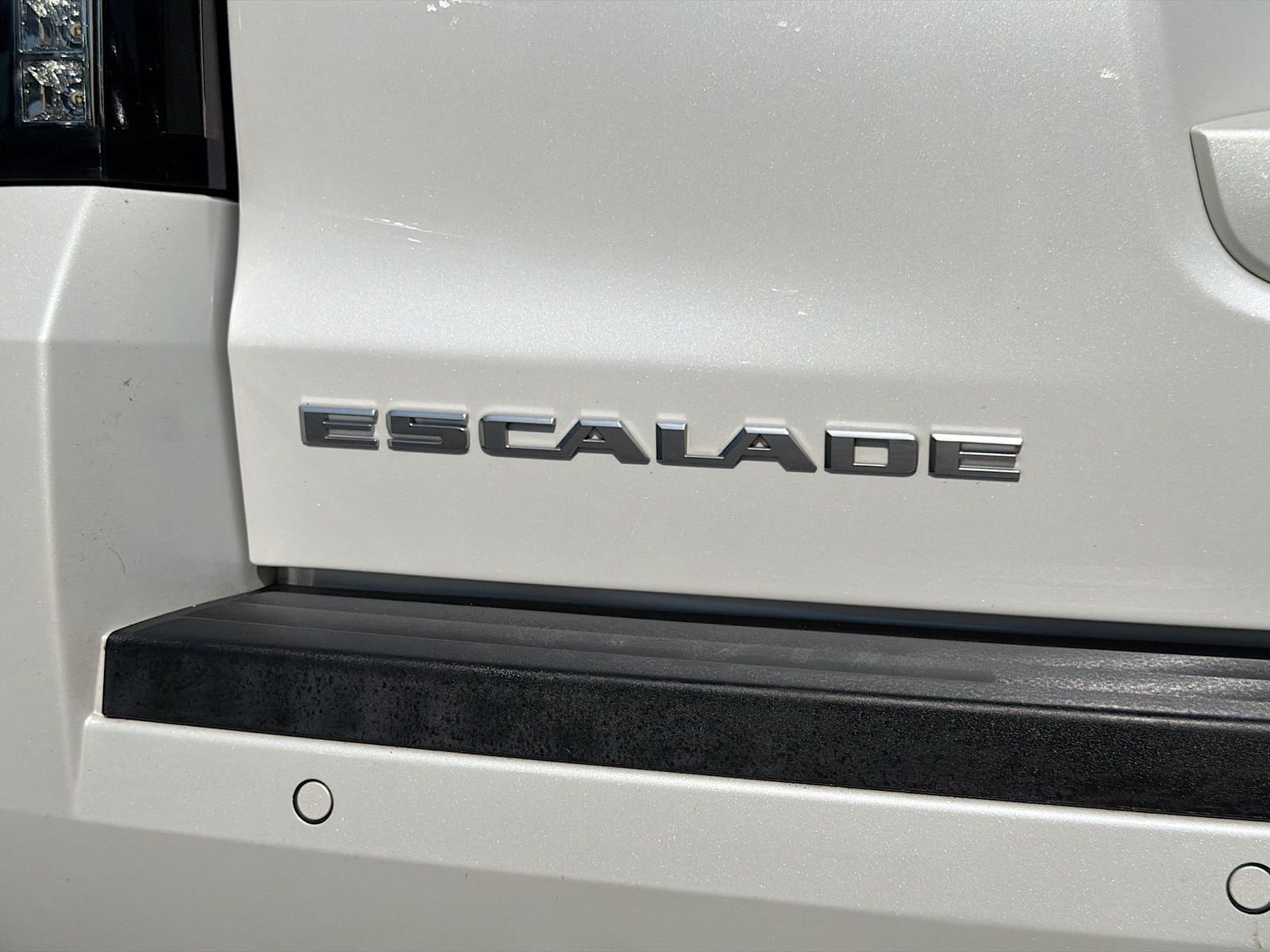 Used 2020 White Cadillac Luxury image 11