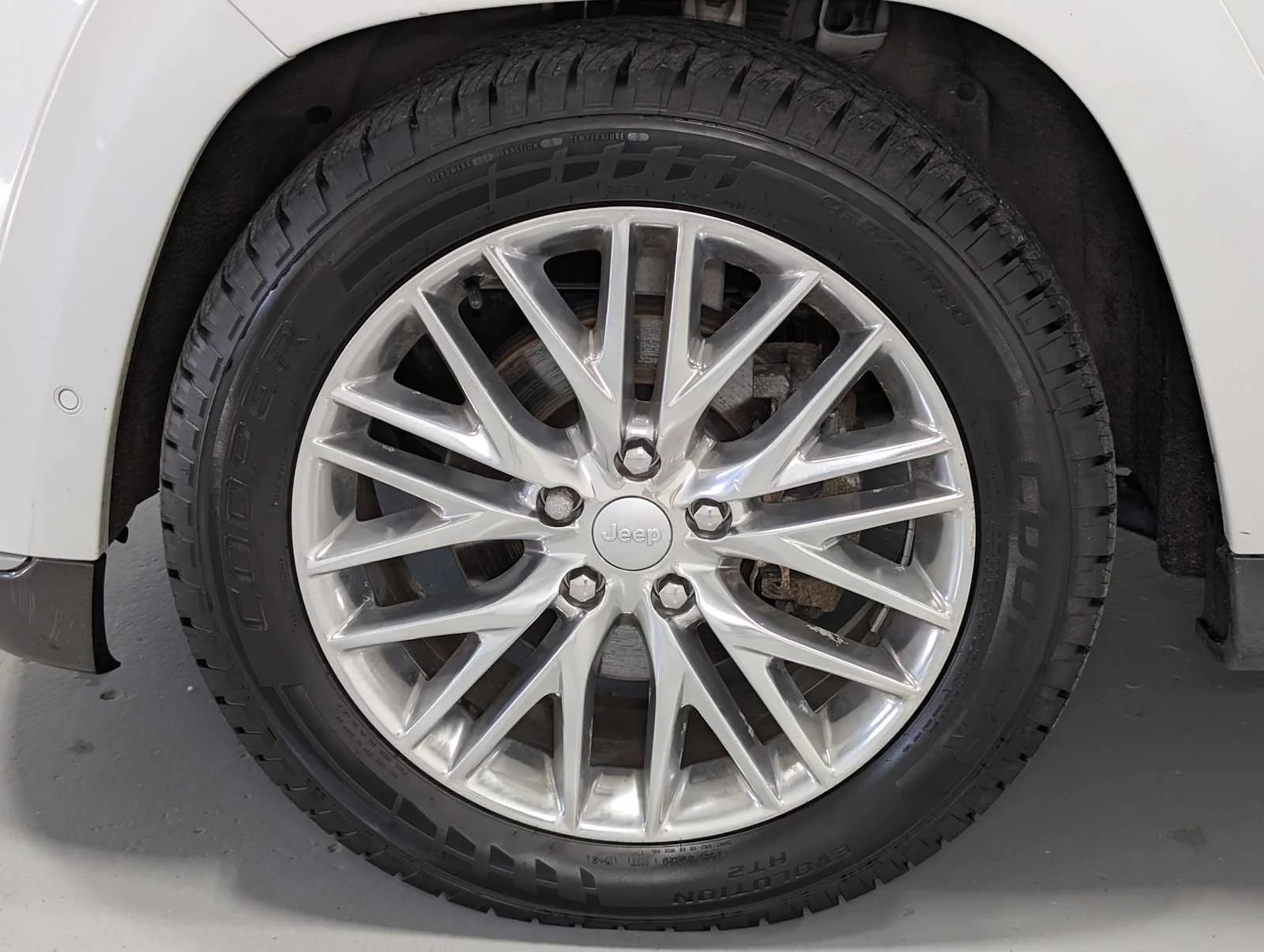 Used 2018 Ivory Tri-Coat Pearl Jeep Summit image 3