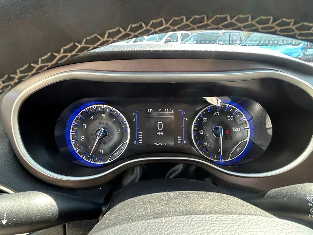 Used 2023 White Chrysler LX image 11