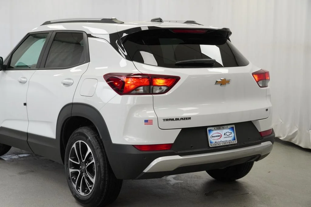 New 2026 White Chevrolet LT image 11