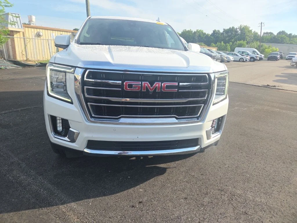 Used 2022 White GMC SLT image 2