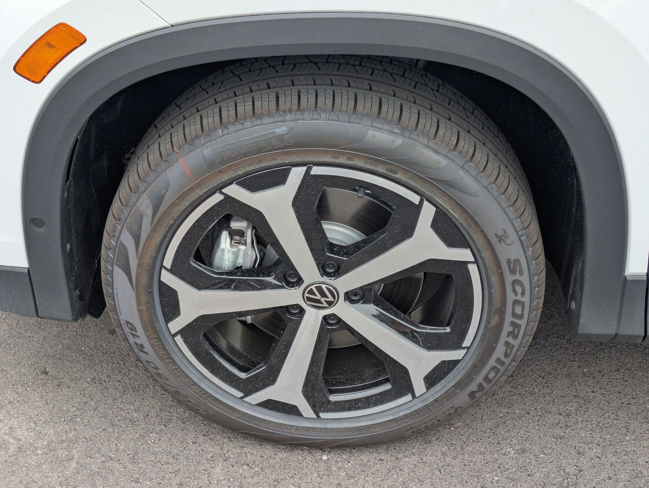 New 2026 Pure White Volkswagen SE image 15