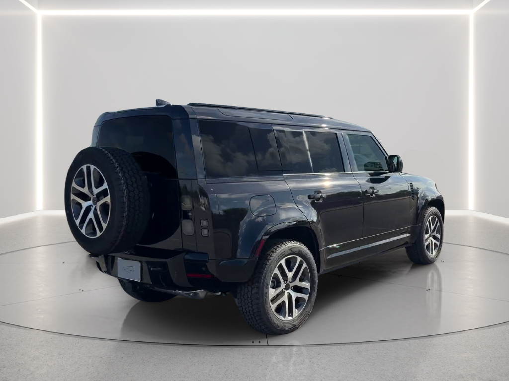New 2026 Santorini Black Land Rover X-Dynamic SE image 5