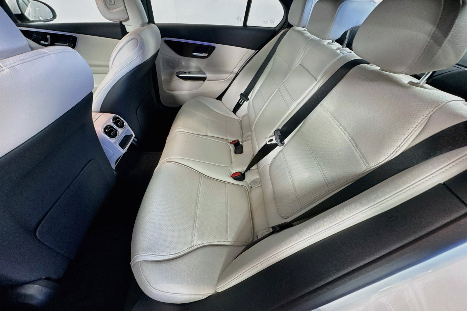 New 2026 Polar White Mercedes-Benz C 300 image 22