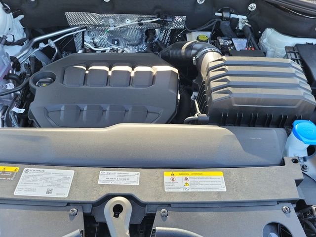 New 2026 White/off-white Volkswagen SE w/Technology image 21